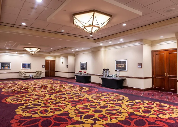 Marriott Center Hotel 4*