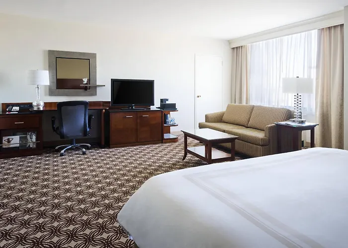 Marriott Center Hotel 4*